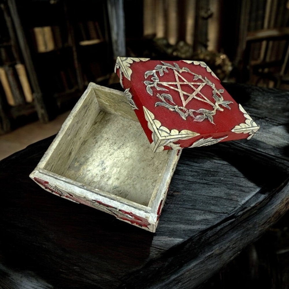 Vintage Red Soapstone Pentagram Box 🪄 Wicca Jewelry Altar Trinket Decor